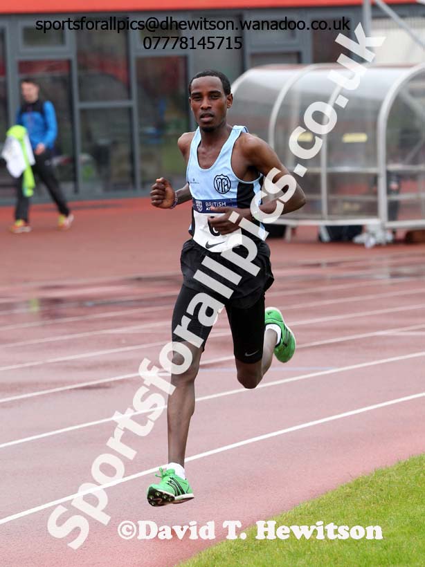 Asdan Mohamud (TVH) winning the 5000 metres, British National League, Division 1, Gateshead. Photo: David T. Hewitson/Sports for All Pics